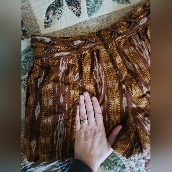 FREE PEOPLE (RARE) Aztec shorts with waffle pockets and crisscross waist detail - Picture 5 of 5